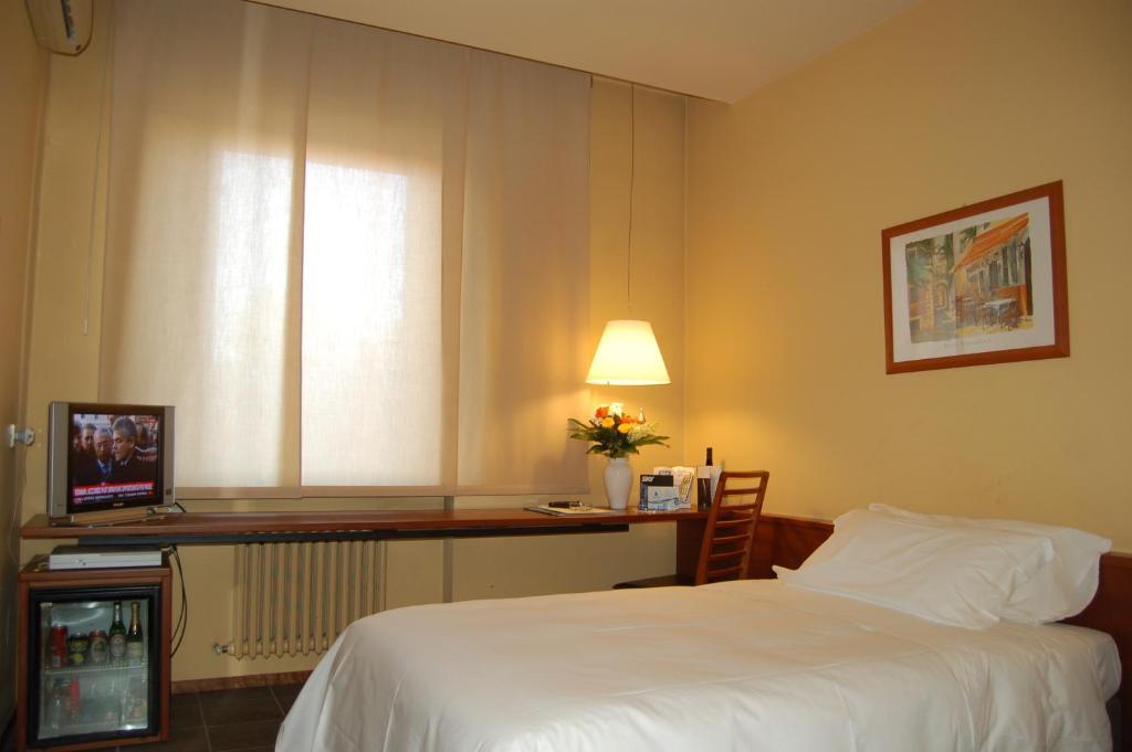 Hotel Mariani Iesi Exterior foto