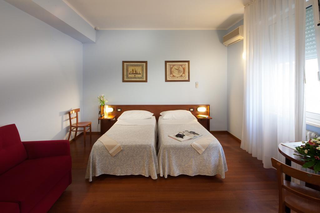 Hotel Mariani Iesi Exterior foto