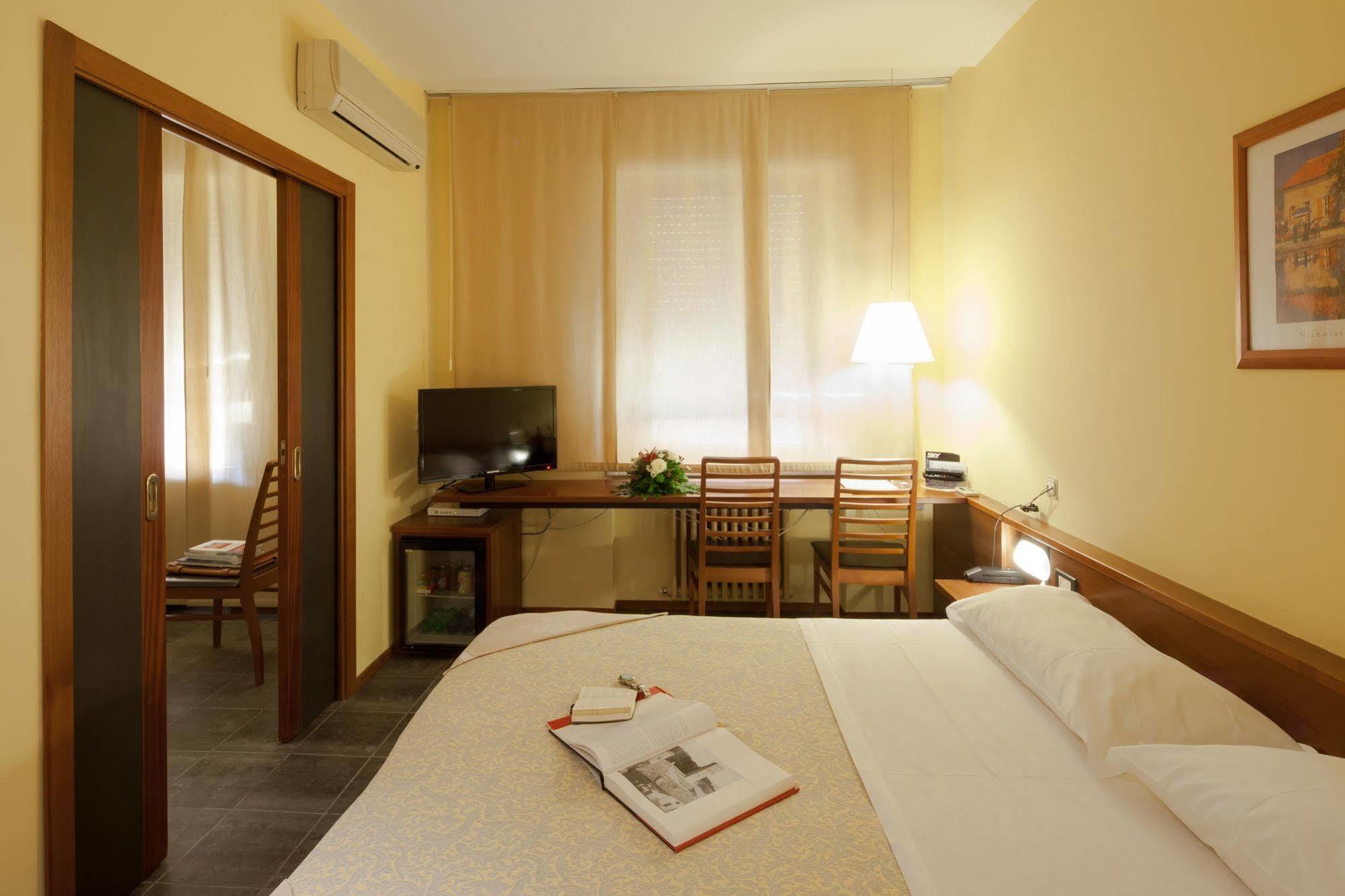 Hotel Mariani Iesi Exterior foto